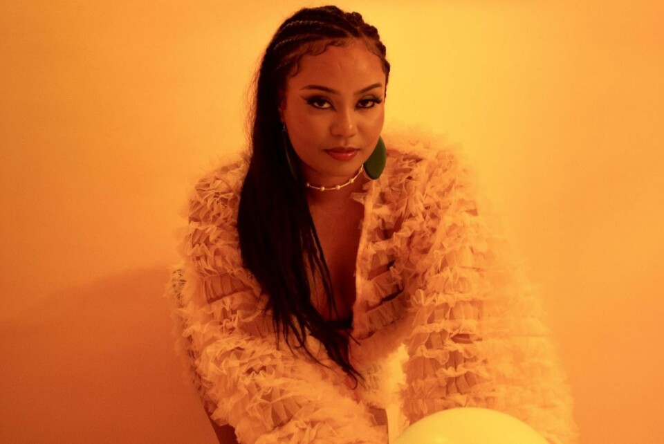 Moliy - Shake It to the max