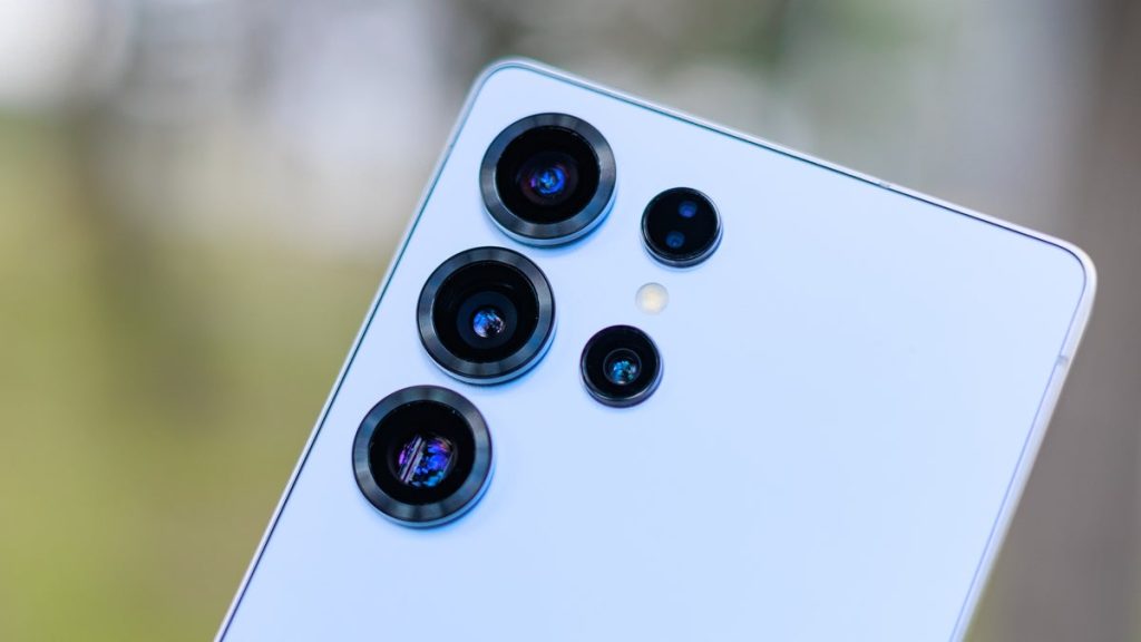 The 5 Camera Phones That Dominated 2025