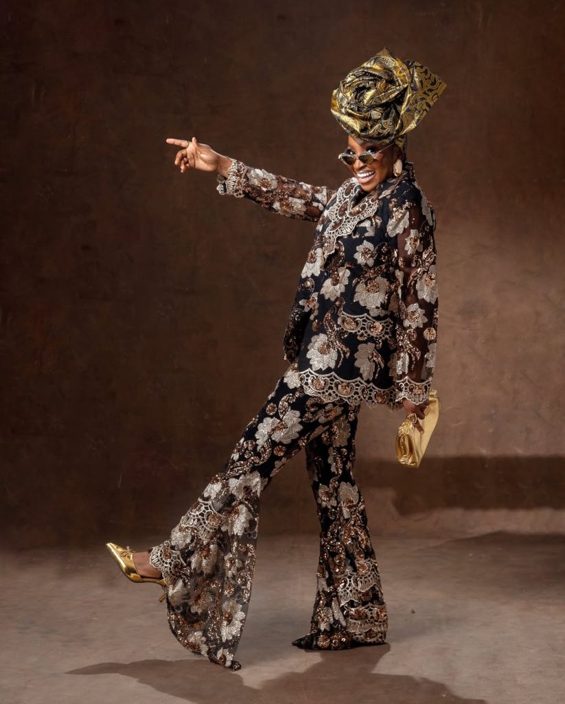 Oversabi aunty premiere, Omowunmi Dada