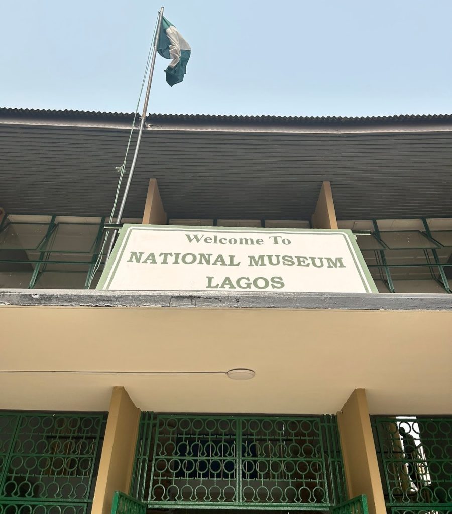 budget-friendly places family Christmas