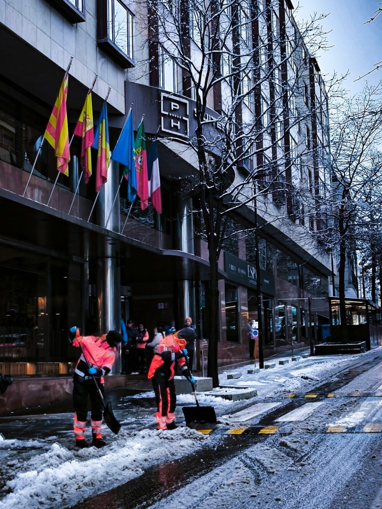 countries where planes don't land