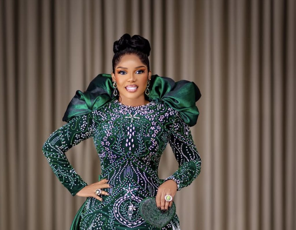 "You have no right whatsoever" - Actress lyabo Ojo calls out a Ghanaian TV station for airing her movie without her permission.