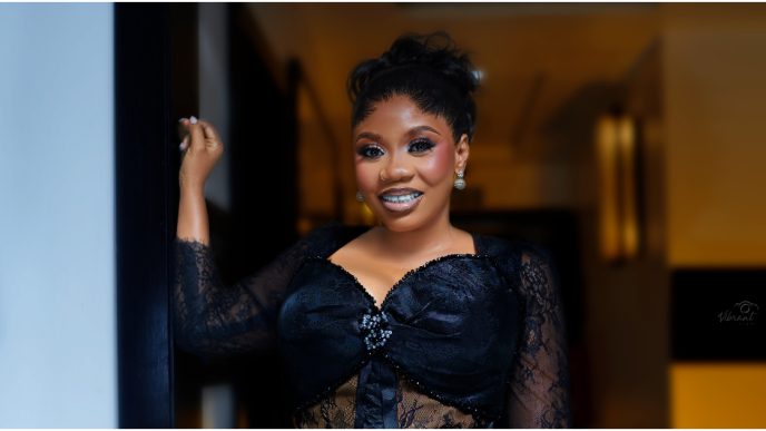 Wumi Toriola cleavage
