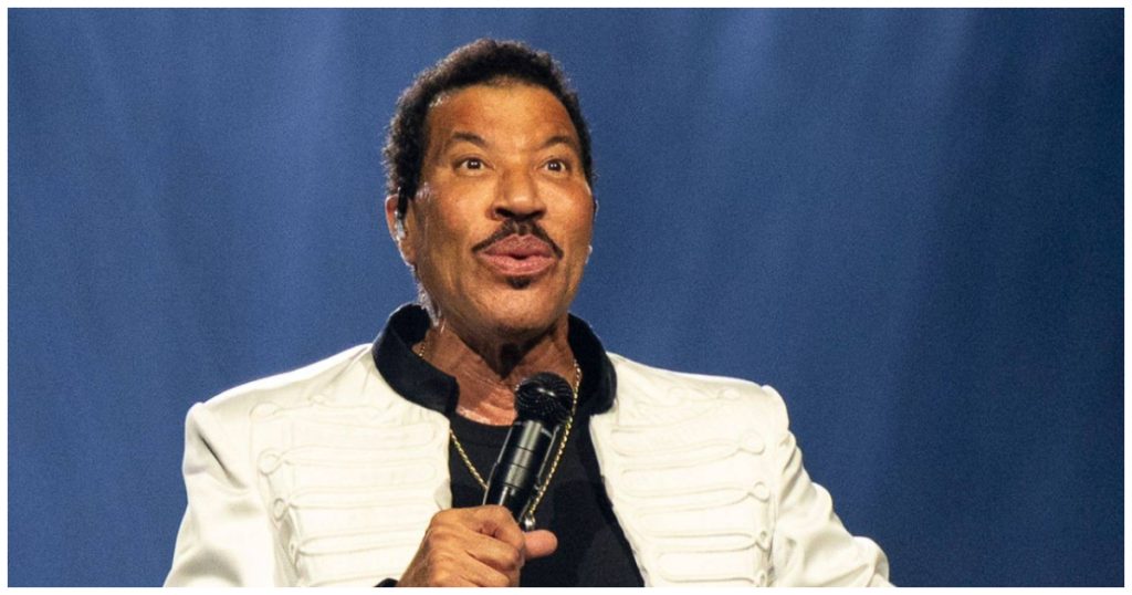 Lionel Richie hospitalised