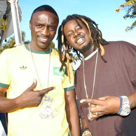 T-pain and akon's relationship
