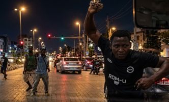 Lekki Road Robbery grows worse as urchins rob motorists disguised as beggars